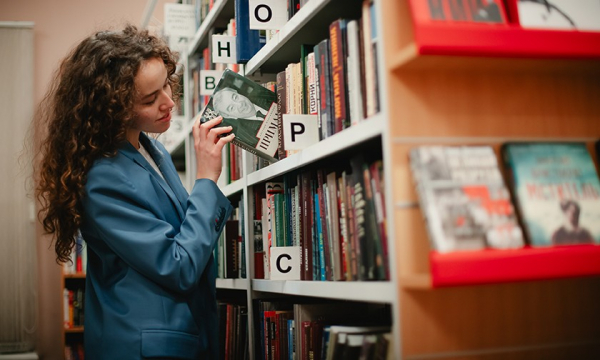 «Я расслаблялась от математики, пробники писала каждый вторник». Полина Кикнадзе подготовилась к ЕГЭ за полгода
«Я расслаблялась от математики, пробники писала каждый вторник». Полина Кикнадзе подготовилась к ЕГЭ за полгода